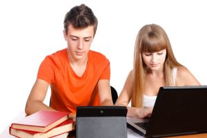 invatarea online completeaza invatarea clasica
